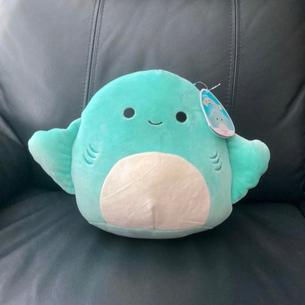 8” Maggie Stingray Squishmallow
